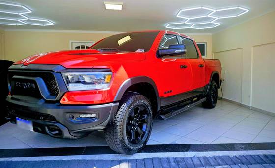 RAM 1500 5.7 V8 GASOLINA REBEL CD 4X4 AUTOMÁTICO
